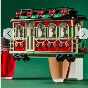 ❤️💚New! 2025 BBW Projecting Wallflower Plug in🎄